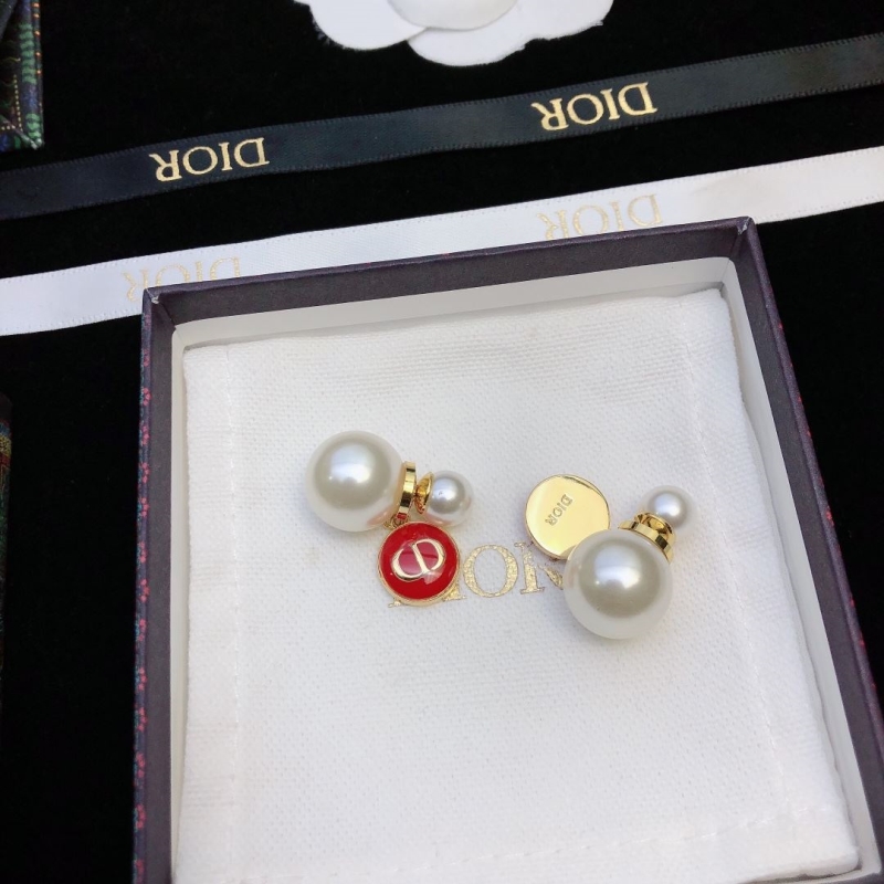 chr1st1an D10r earrings